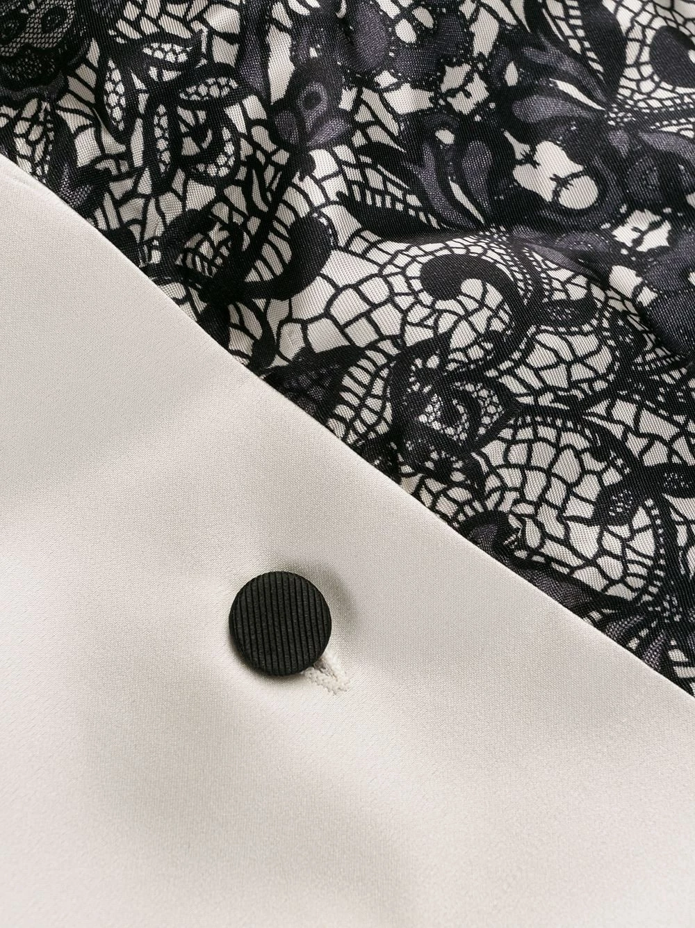 Alexander McQueen Evening scarf tuxedo jacket 7 Alexander McQueen evening scarf tuxedo jacket