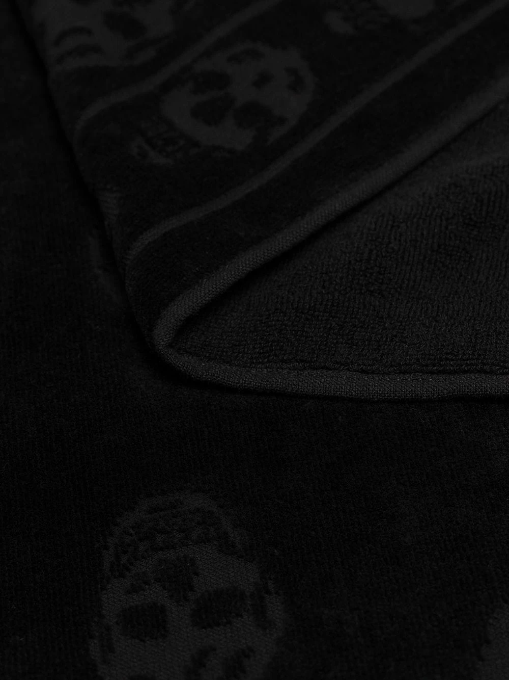 Alexander McQueen Flocked cotton beach towel 3 Alexander McQueen flocked cotton beach towel