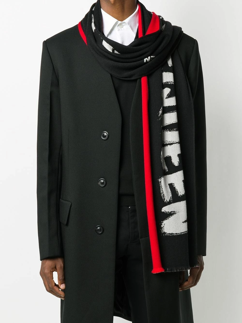 Alexander McQueen Intarsia knit graffiti logo scarf 2 Alexander McQueen intarsia-knit graffiti-logo scarf