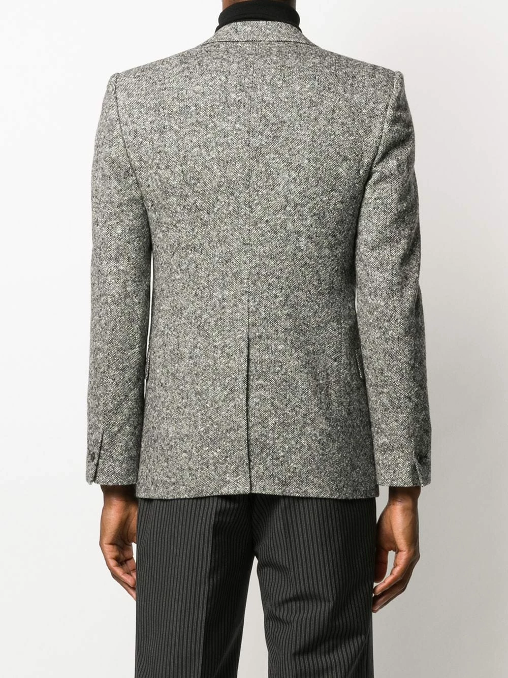 Alexander McQueen Brooch embellished single breasted blazer 4 Alexander McQueen brooch-embellished single-breasted blazer