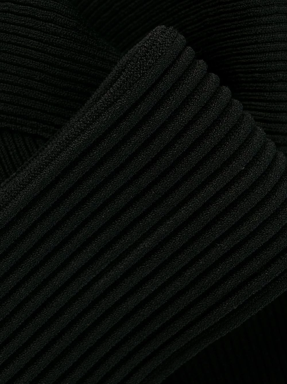 Alexander McQueen Off shoulder ribbed knit dress 6 Alexander McQueen off-shoulder ribbed-knit dress