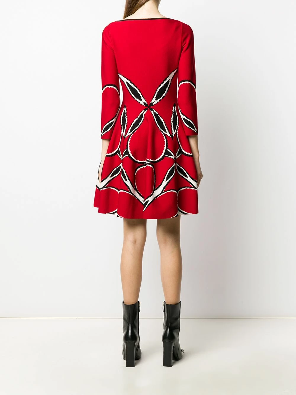 Alexander McQueen V neck flared dress 4 Alexander McQueen V-neck flared dress