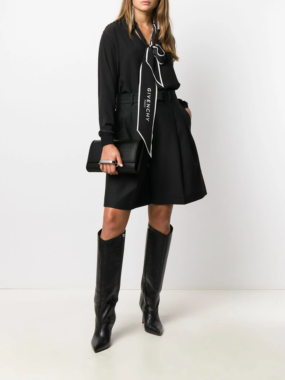 Alexander McQueen Crocodile effect clutch bag 2 Alexander McQueen crocodile-effect clutch bag