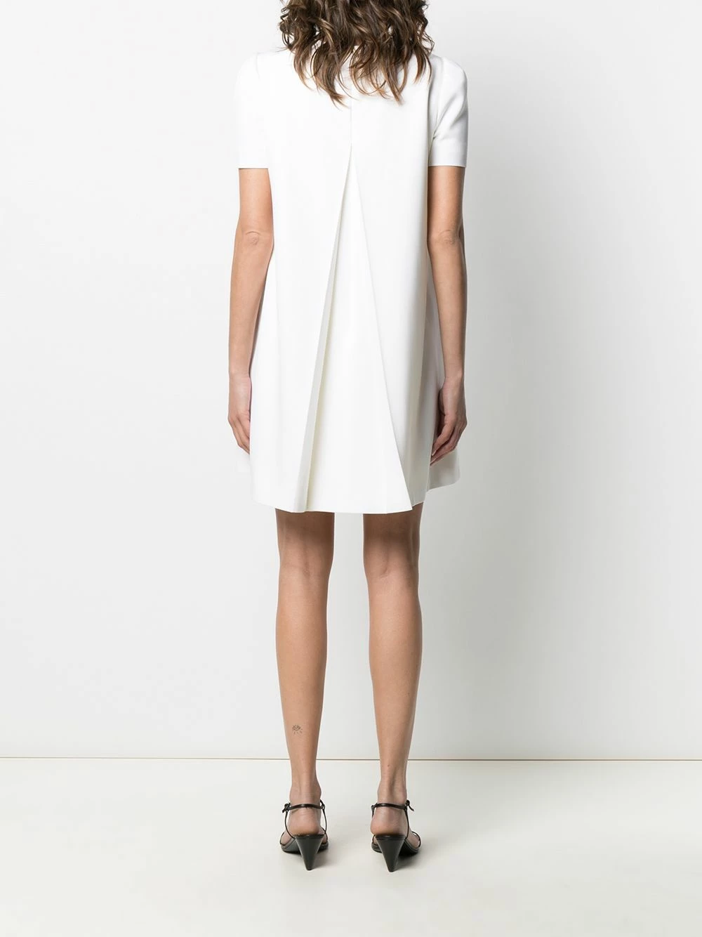 Alexander McQueen Shift back pleat dress 4 Alexander McQueen shift back-pleat dress