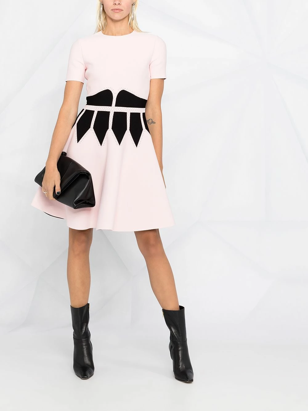 Alexander McQueen Colour block flared dress 2 Alexander McQueen colour-block flared dress