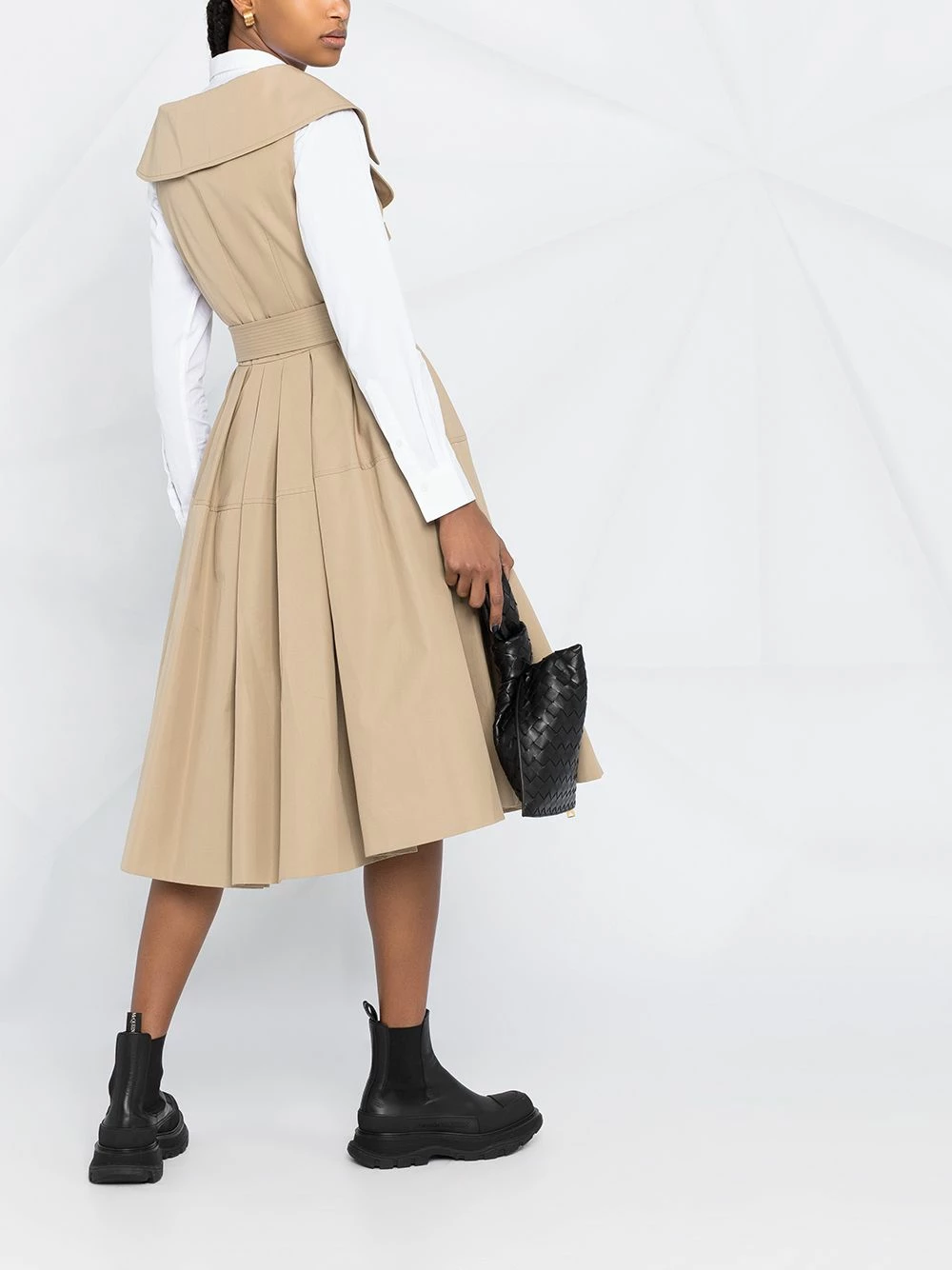 Alexander McQueen Sleeveless pleated trench coat 6 Alexander McQueen sleeveless pleated trench coat