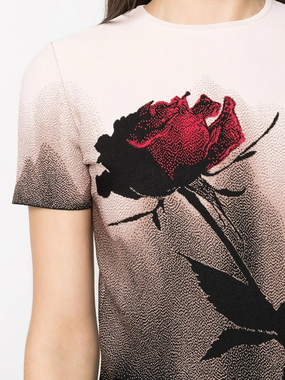 Alexander McQueen Rose print cropped T shirt 5 Alexander McQueen rose print cropped T-shirt