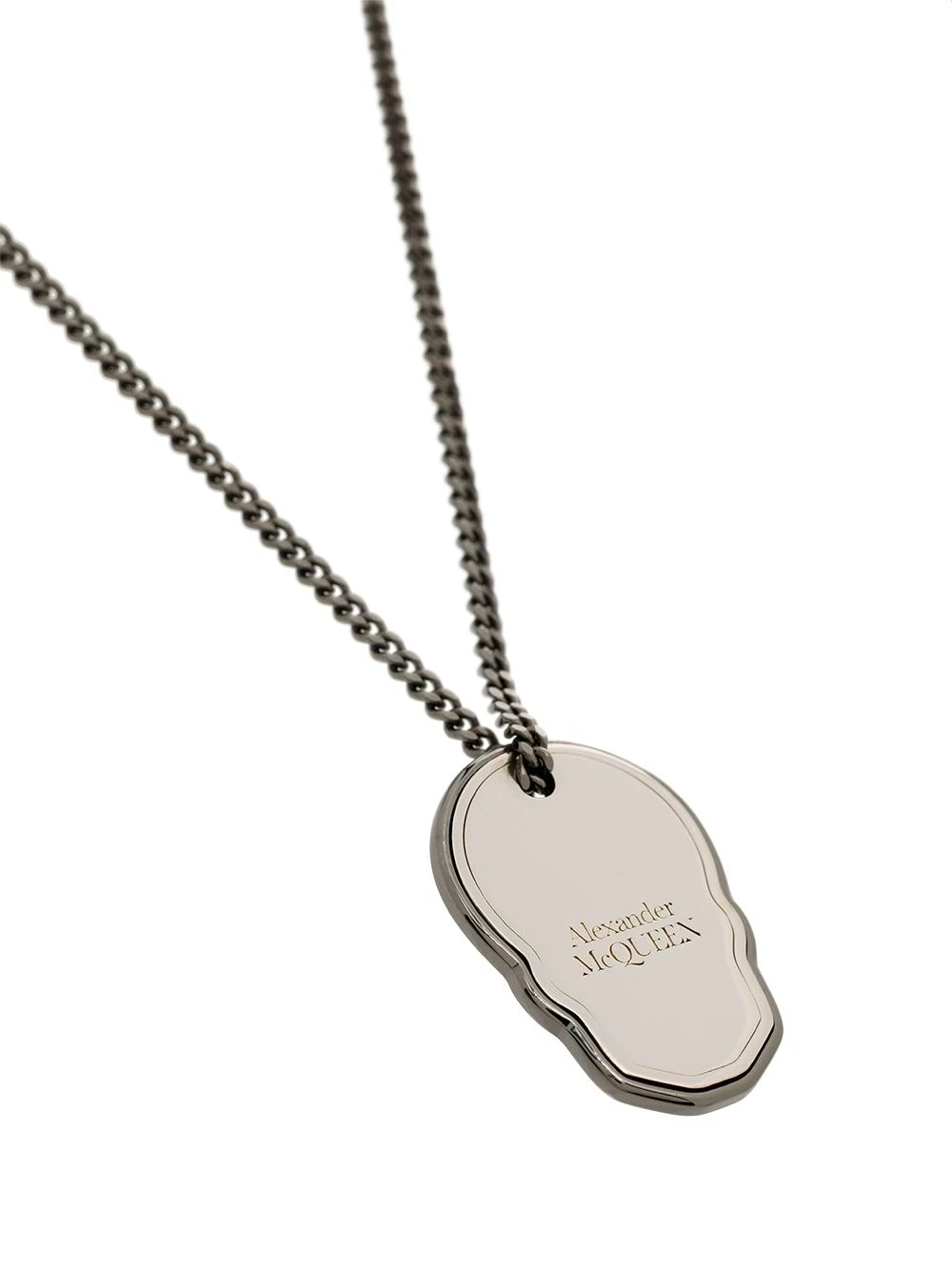 Alexander McQueen Skull Tag curb chain necklace 3 Alexander McQueen Skull Tag curb-chain necklace