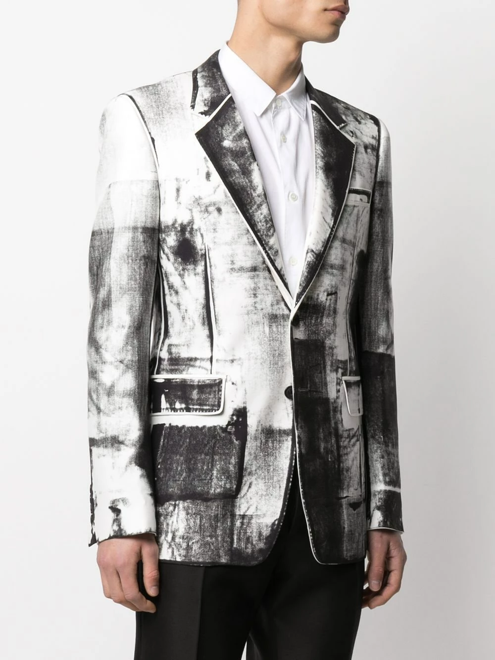 Alexander McQueen Trompe l'oeil single breasted blazer 3 Alexander McQueen Trompe-l'oeil single-breasted blazer