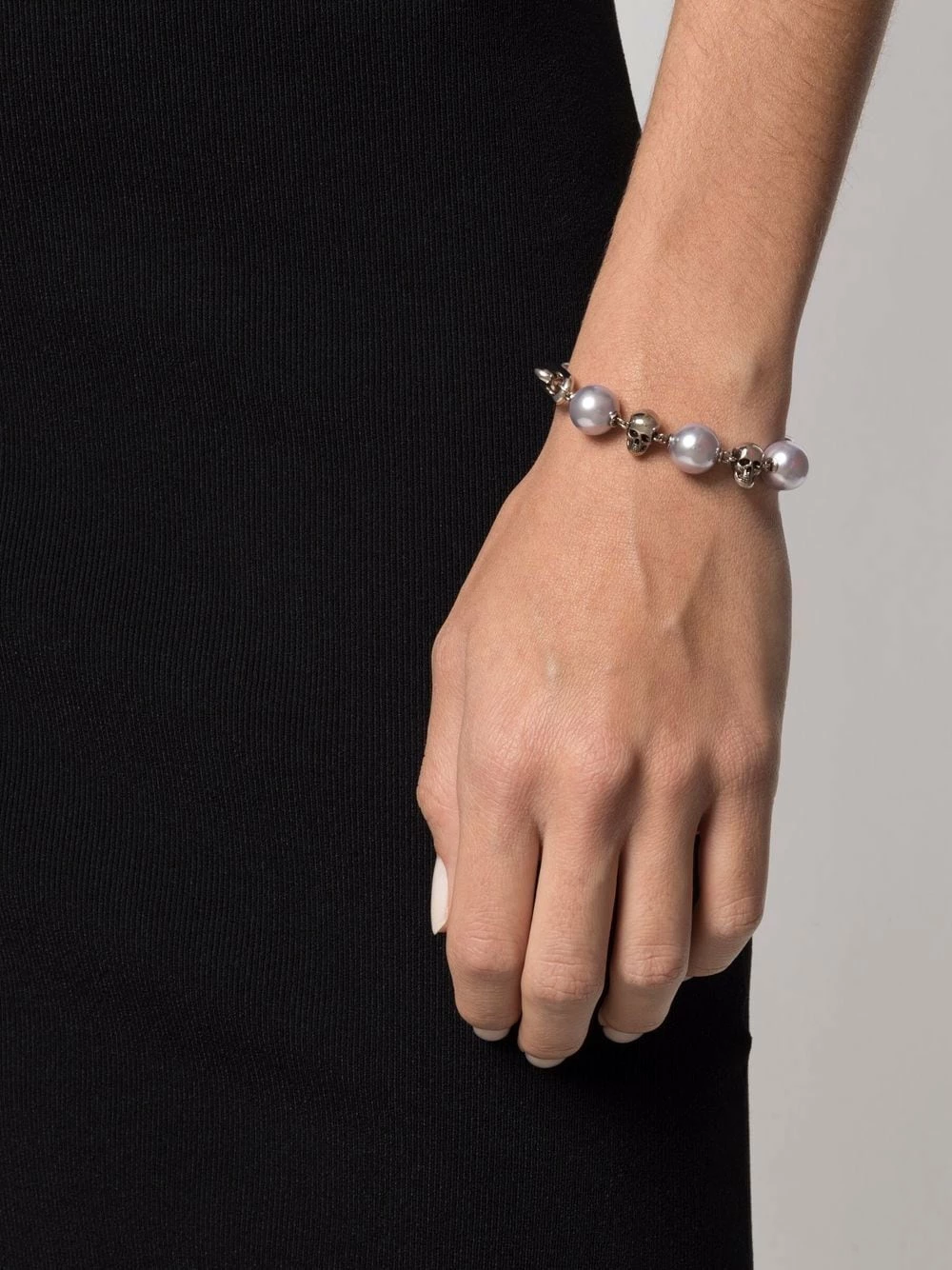 Alexander McQueen Skull pearly bead bracelet 2 Alexander McQueen skull pearly bead bracelet