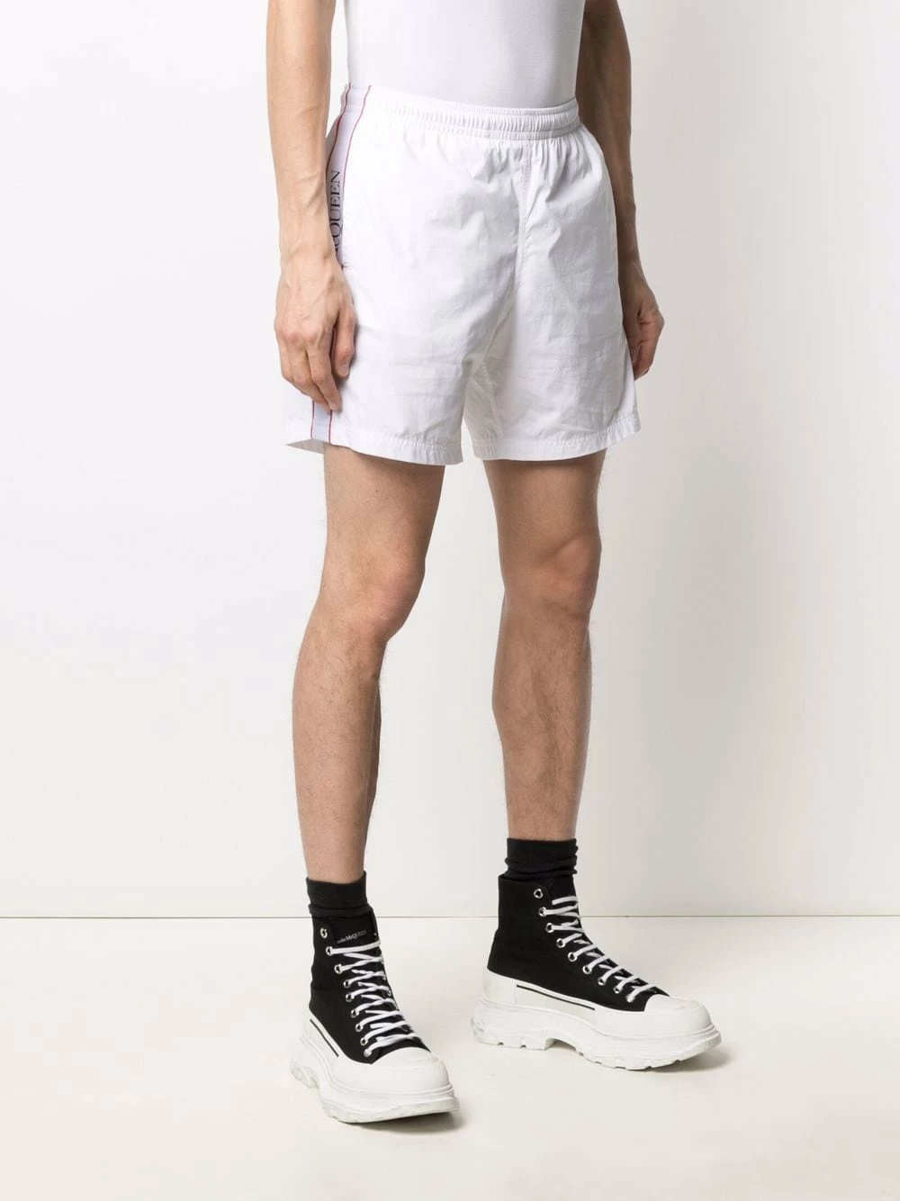 Alexander McQueen Logo side panel shorts 3 Alexander McQueen logo side-panel shorts