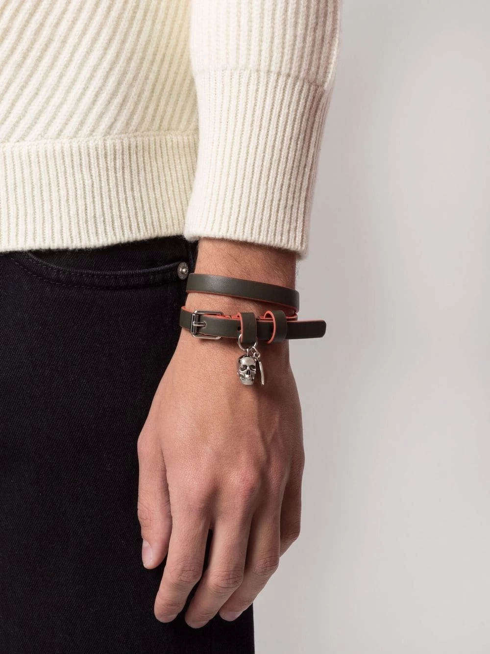 Alexander McQueen Reversible skull charm leather bracelet 2 Alexander McQueen reversible skull-charm leather bracelet
