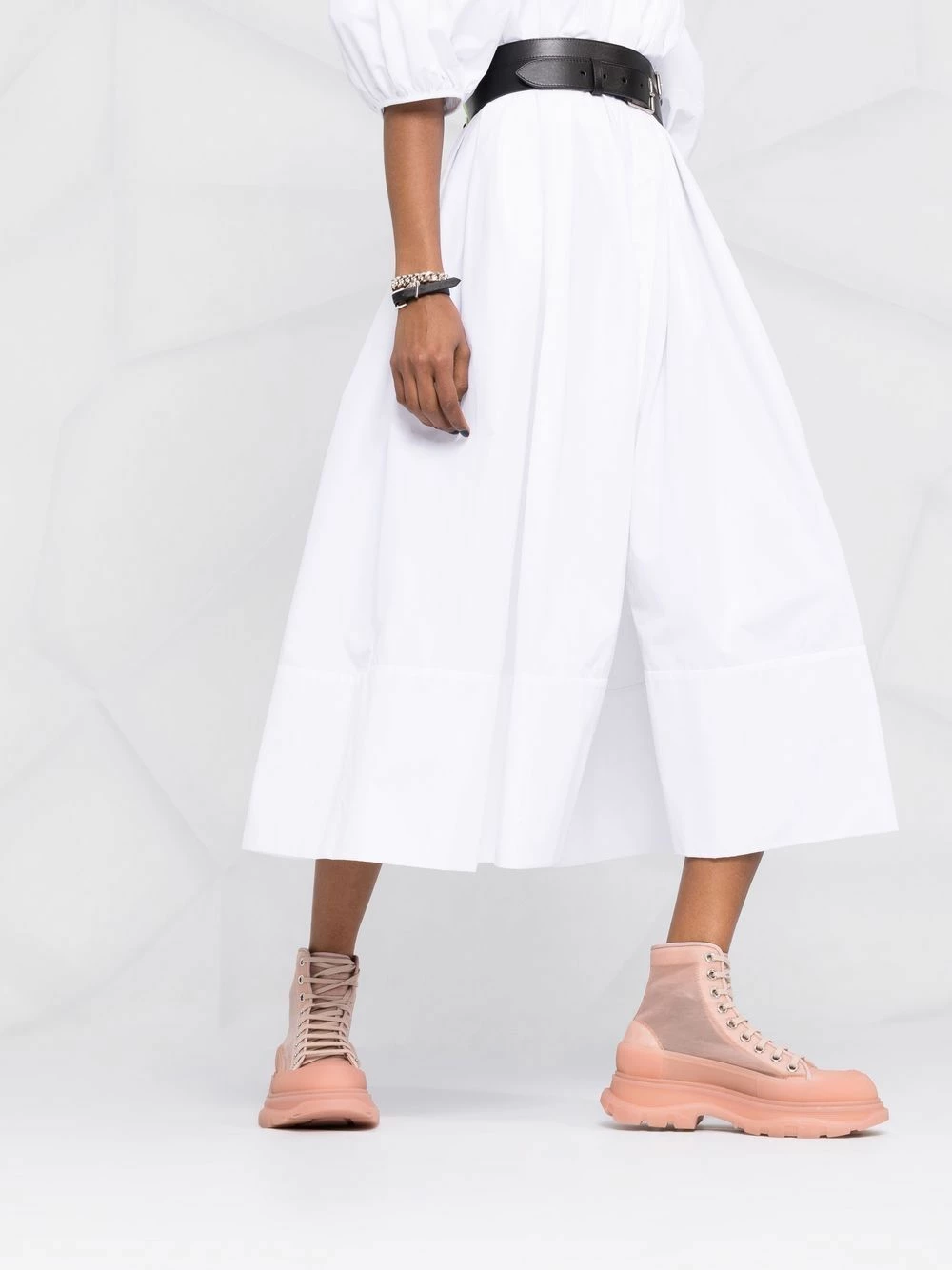 Alexander McQueen Ruffled short sleeved poplin cotton dress 5 Alexander McQueen ruffled short-sleeved poplin-cotton dress