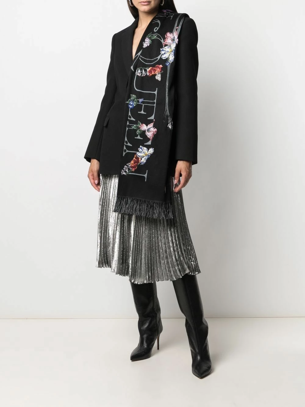 Alexander McQueen Floral logo print scarf 2 Alexander McQueen floral logo-print scarf