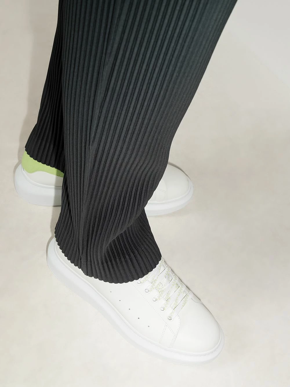 Alexander McQueen Court low top sneakers 3 Alexander McQueen Court low-top sneakers