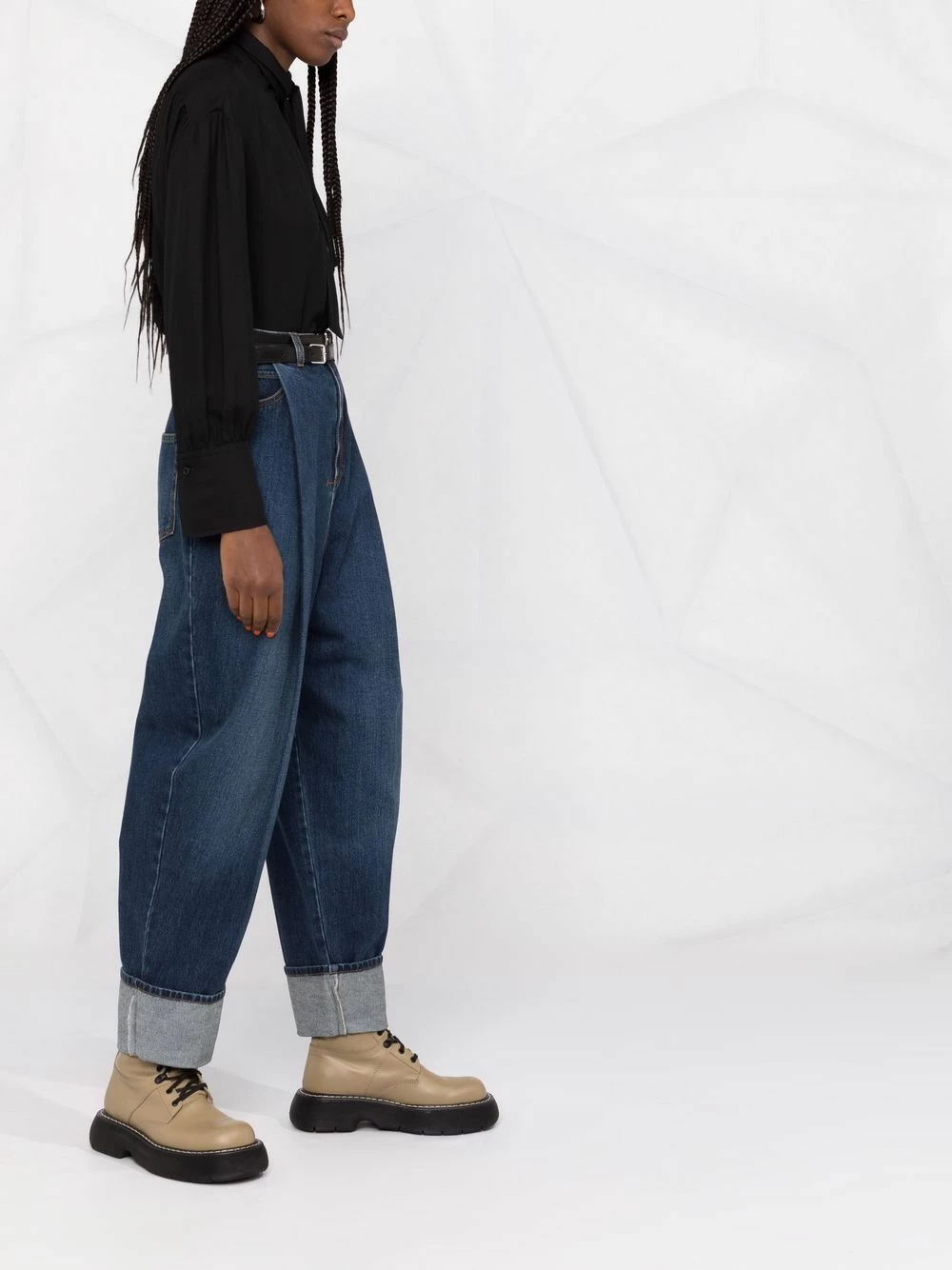 Alexander McQueen High rise tapered jeans 4 Alexander McQueen high-rise tapered jeans