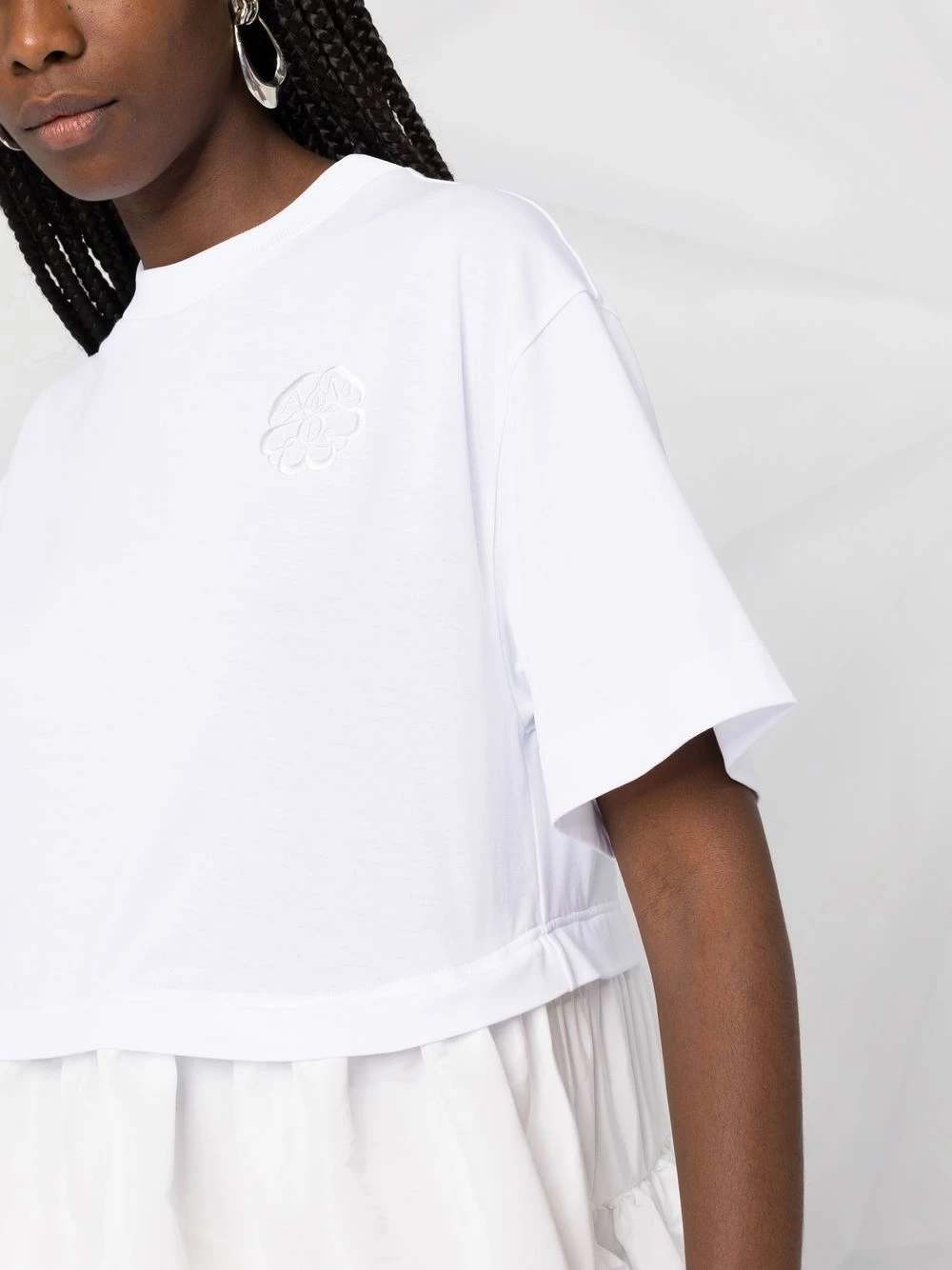 Alexander McQueen Embroidered motif short sleeve dress 5 Alexander McQueen embroidered-motif short-sleeve dress