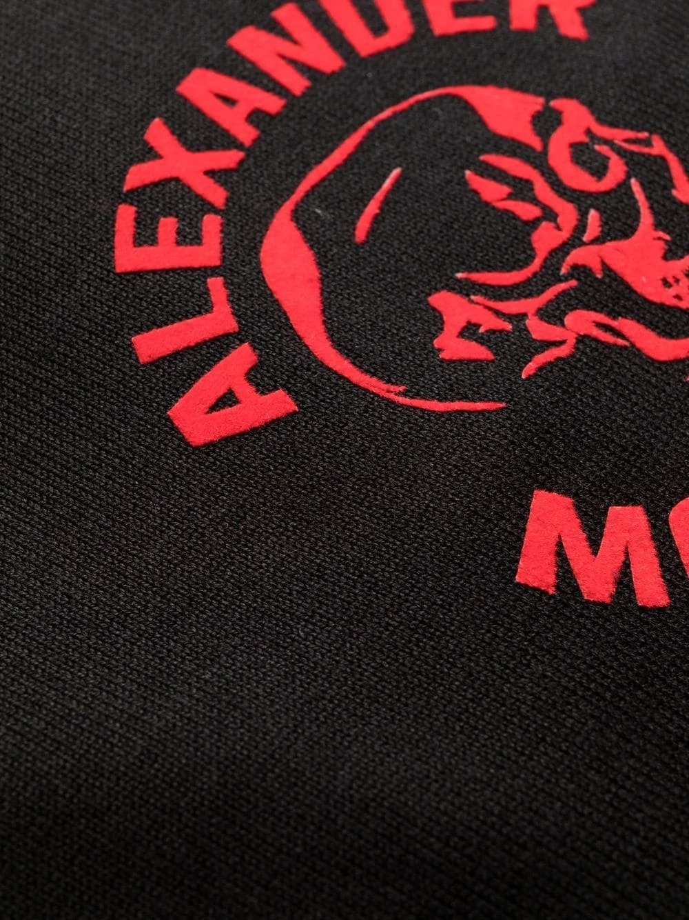 Alexander McQueen Logo skull print shorts 7 Alexander McQueen logo skull-print shorts