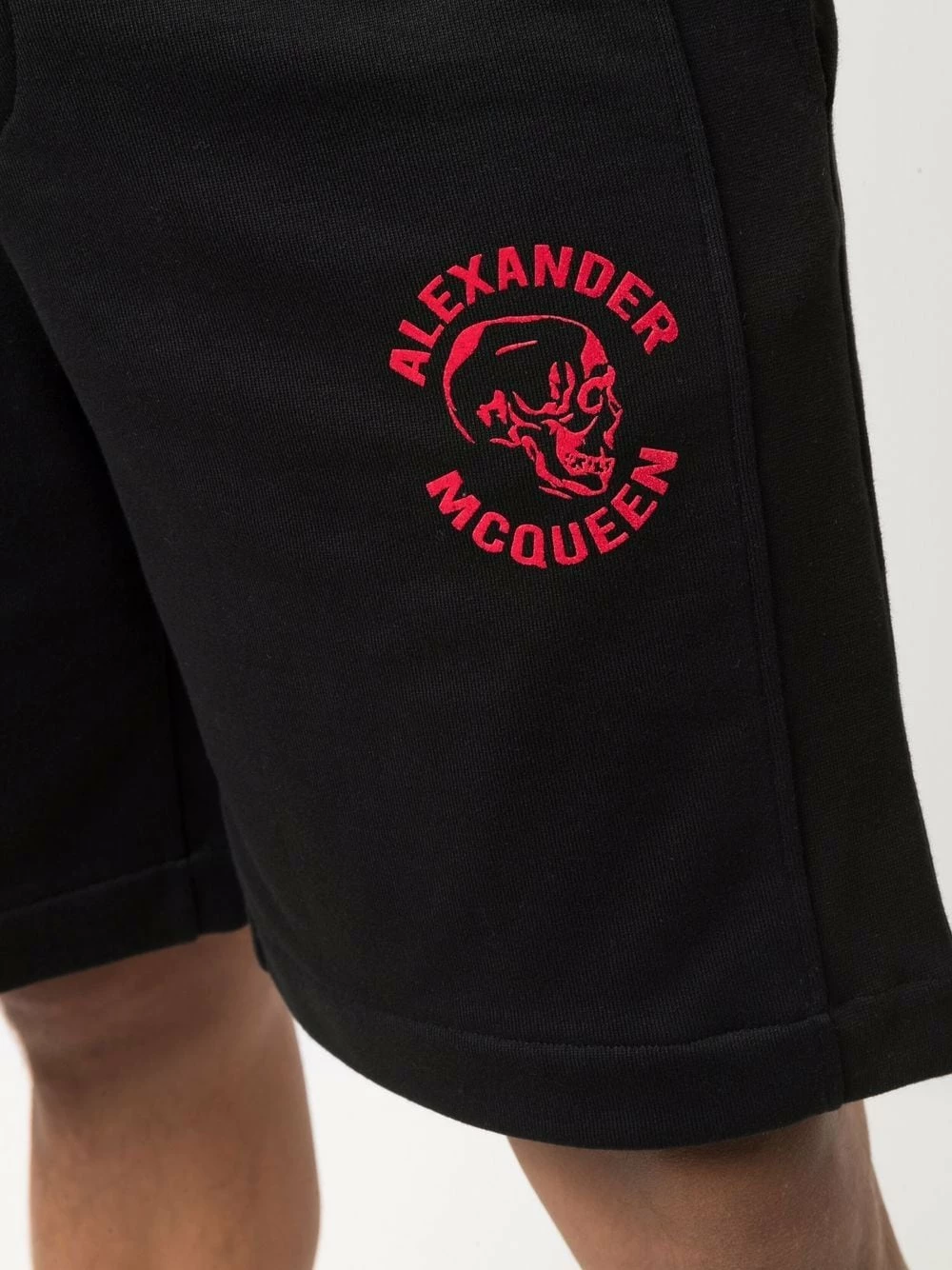 Alexander McQueen Logo skull print shorts 5 Alexander McQueen logo skull-print shorts