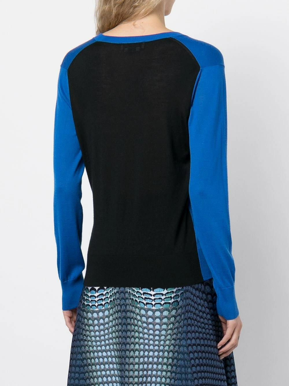 Alexander McQueen V neck cashmere jumper 4 Alexander McQueen V-neck cashmere jumper