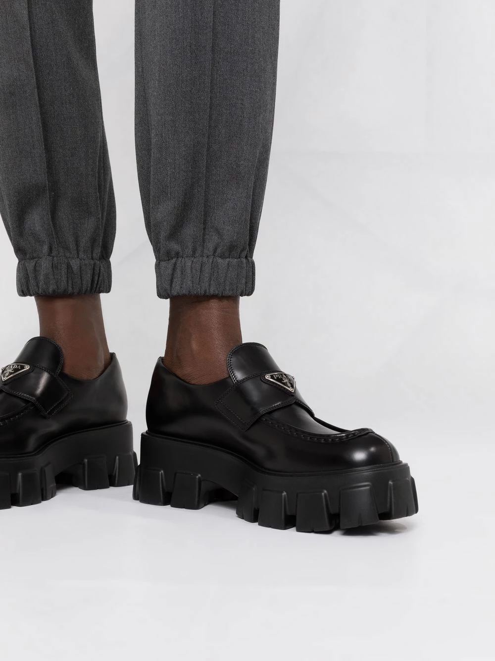 Alexander McQueen Pressed crease trousers 5 Alexander McQueen pressed-crease trousers