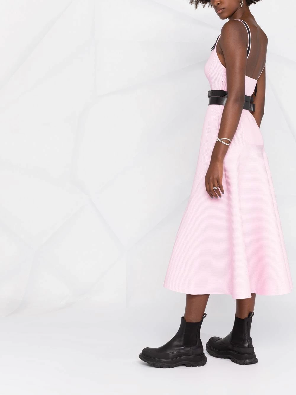 Alexander McQueen Sweetheart neck ribbed midi dress 4 Alexander McQueen sweetheart-neck ribbed midi dress