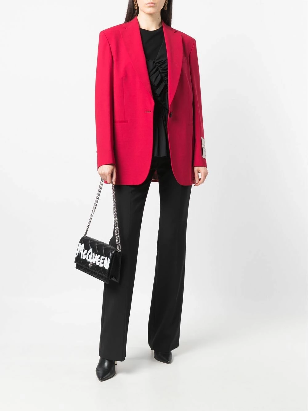 Alexander McQueen Logo print quilted finish shoulder bag 2 Alexander McQueen logo-print quilted-finish shoulder bag