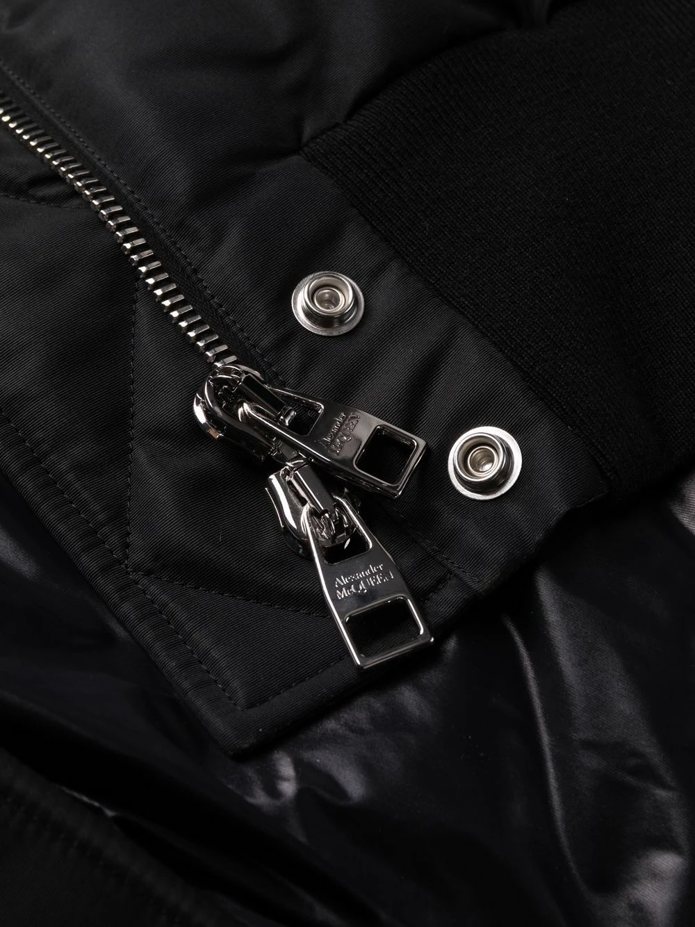 Alexander McQueen Logo print hooded puffer jacket 7 Alexander McQueen logo-print hooded puffer jacket