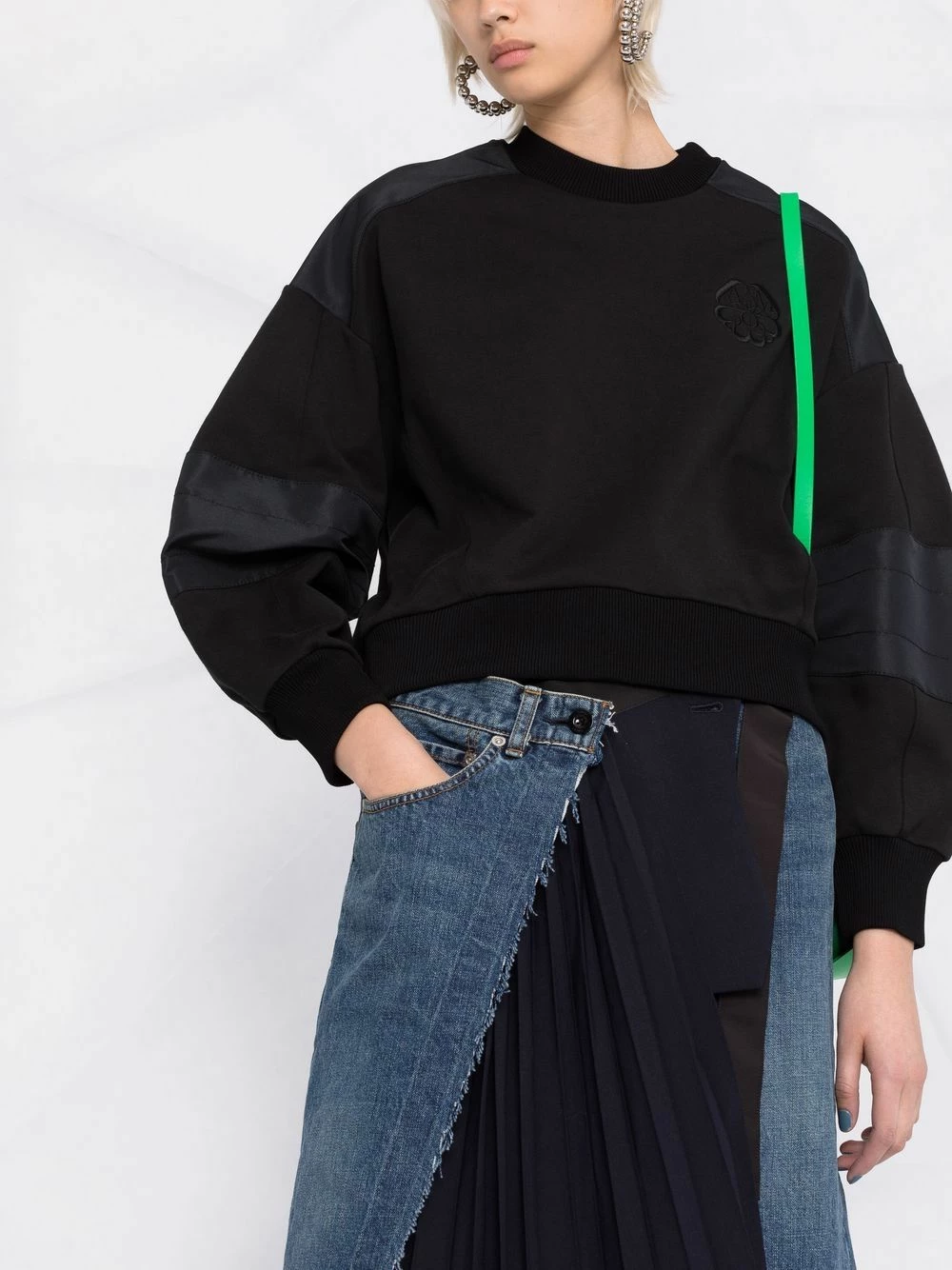 Alexander McQueen Panelled crew neck sweatshirt 5 Alexander McQueen panelled crew-neck sweatshirt