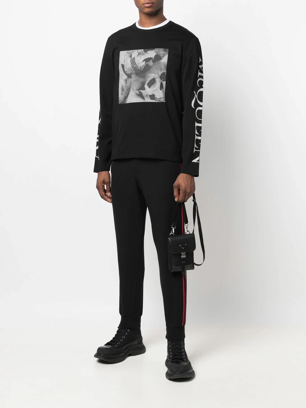 Alexander McQueen Graphic print crew neck sweatshirt 2 Alexander McQueen graphic-print crew neck sweatshirt