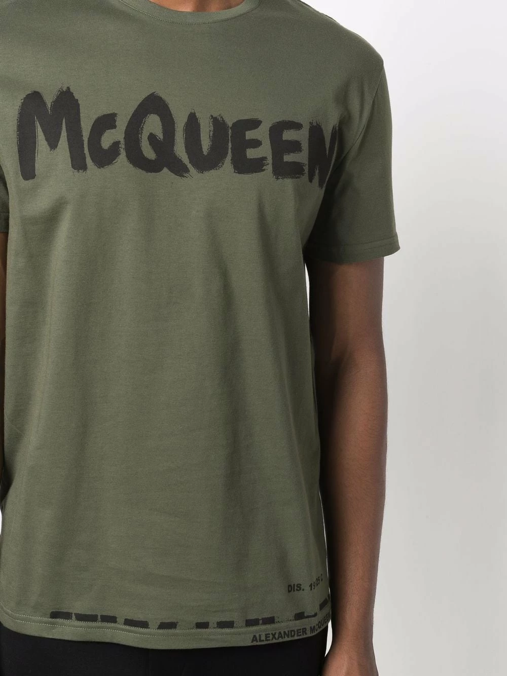 Alexander McQueen Logo print short sleeved T shirt 5 Alexander McQueen logo-print short-sleeved T-shirt