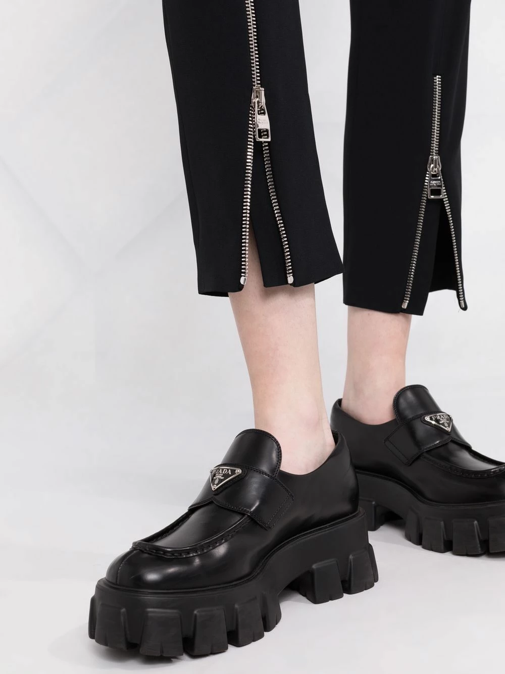 Alexander McQueen Cropped high waist trousers 5 Alexander McQueen cropped high-waist trousers