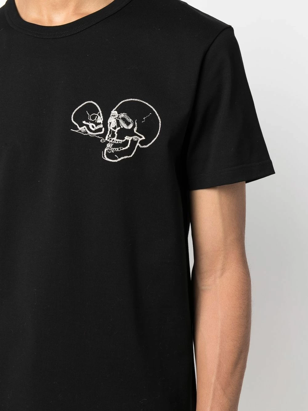 Alexander McQueen Skull embroidered T shirt 5 Alexander McQueen skull-embroidered T-shirt
